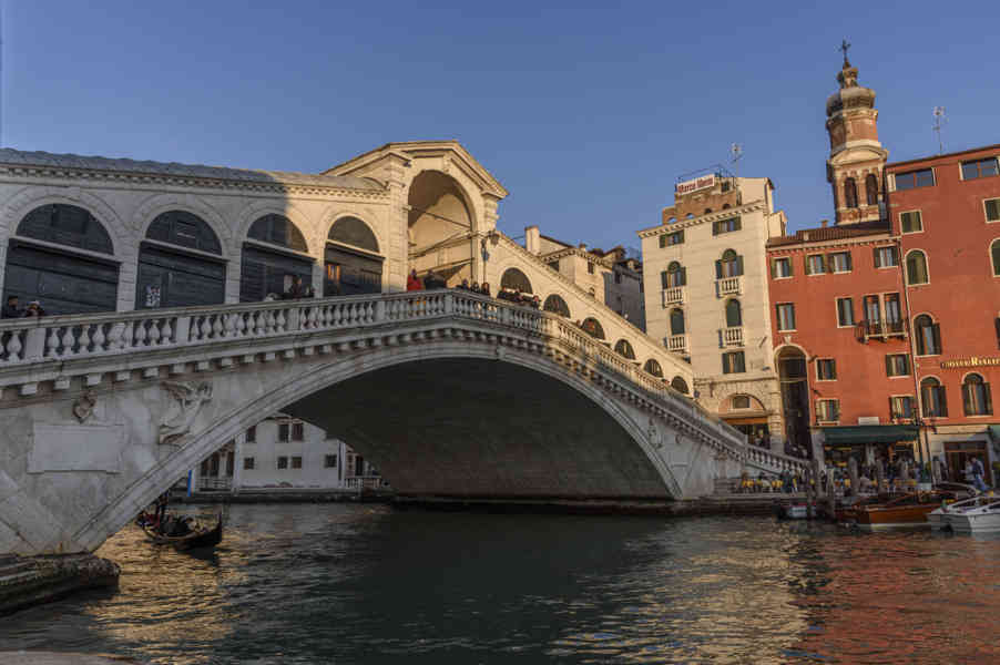 Italia - Venecia 112 - puente del Rialto.jpg